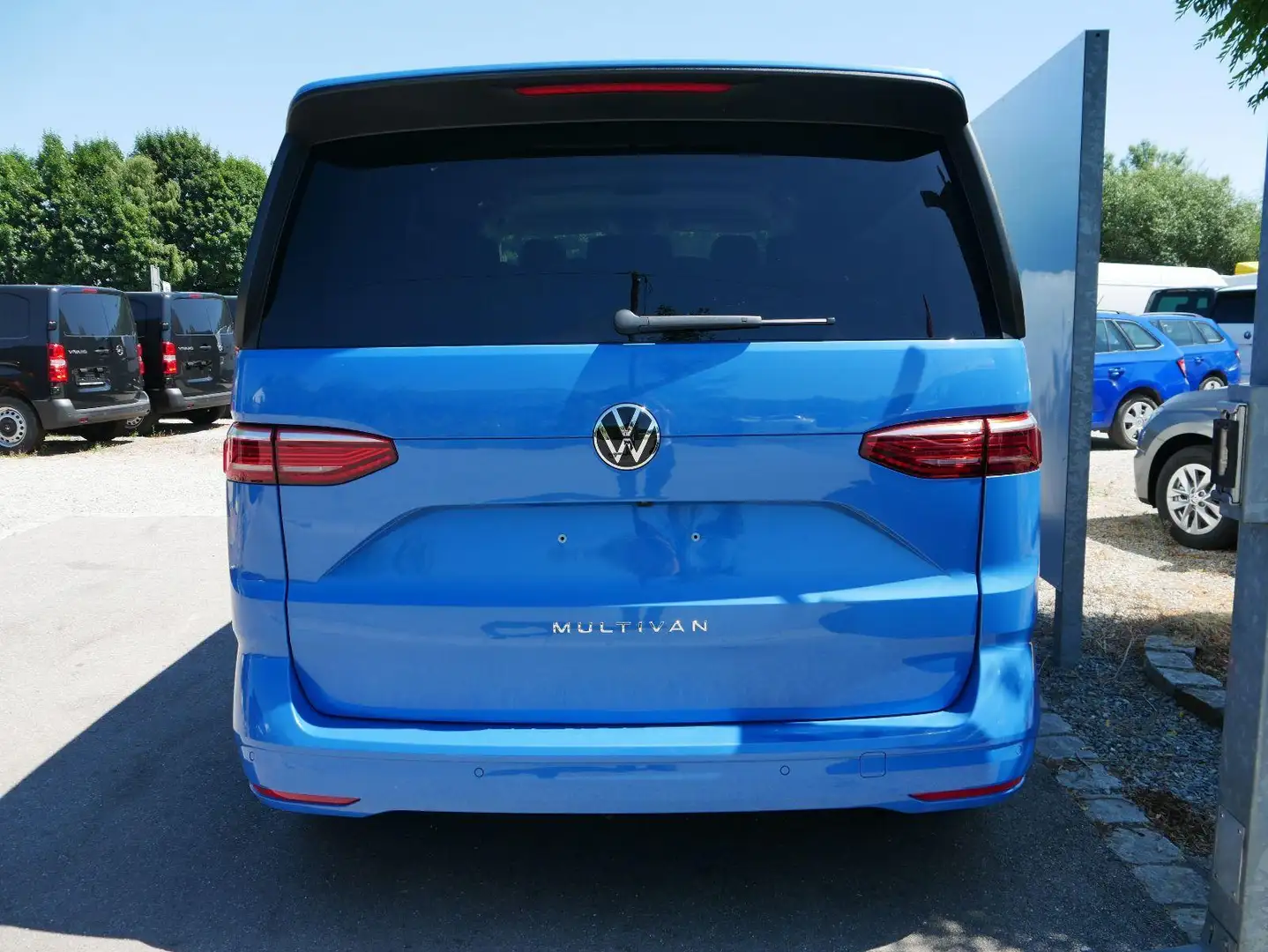 Volkswagen T7 Multivan Life 2.0 TDI *PDC*LED*SHZ* AHK-SCHWENKBAR*SMART... Blau - 2