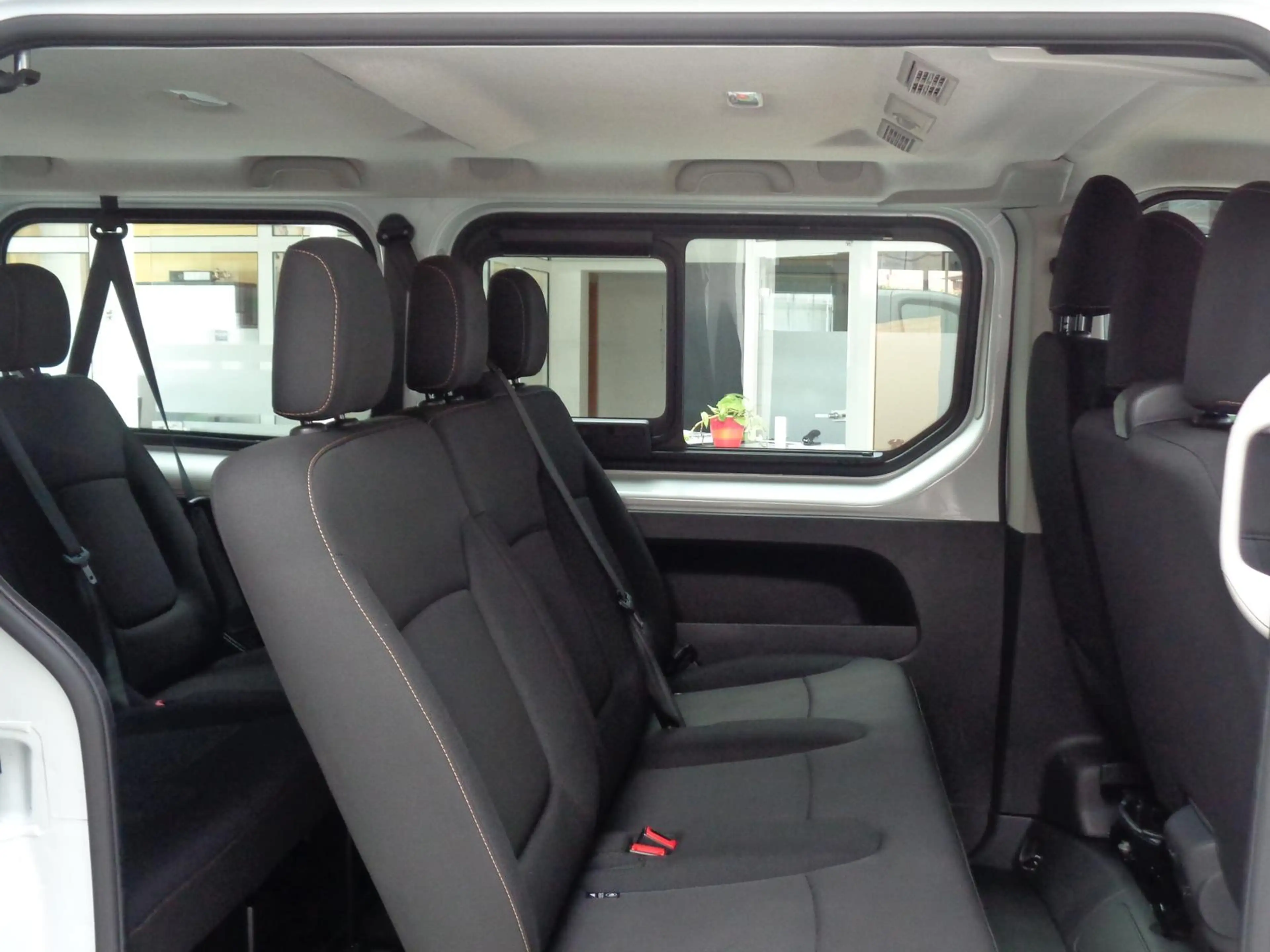 Renault Trafic L1 Combi.Expression 120,Klima,PDC.9-Sitze — photo 9
