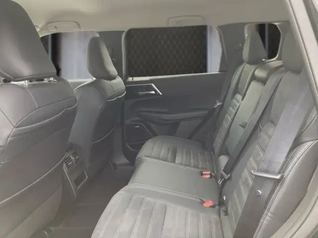 Mitsubishi Outlander PHEV 2,4 4WD Intense AT 25 Ansicht 9