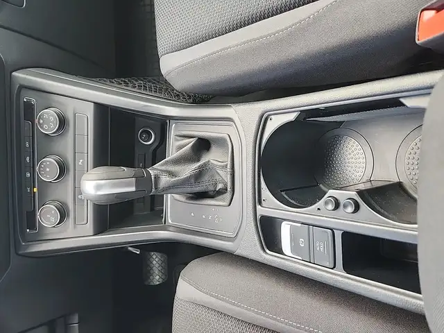 Volkswagen Touran view 16
