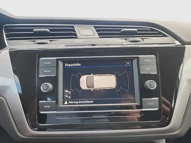 Volkswagen Touran view 24