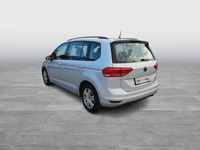Volkswagen Touran view 4