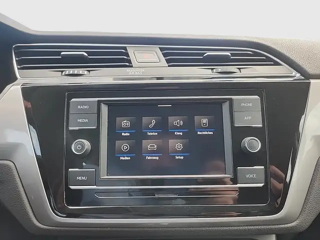 Volkswagen Touran view 22