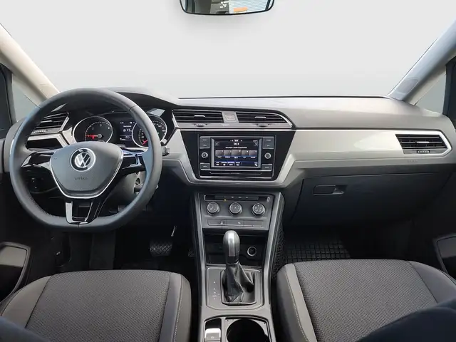 Volkswagen Touran view 9