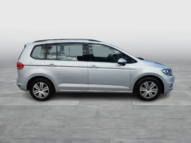 Volkswagen Touran view 6
