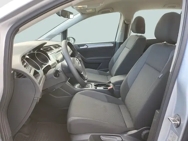 Volkswagen Touran view 8