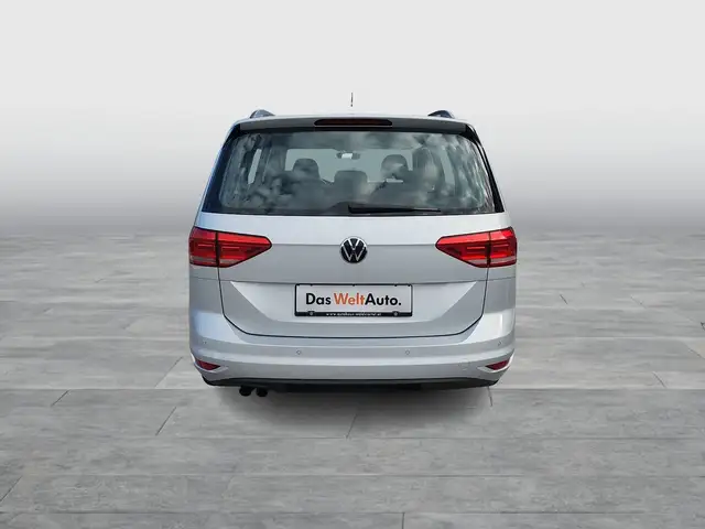 Volkswagen Touran view 5