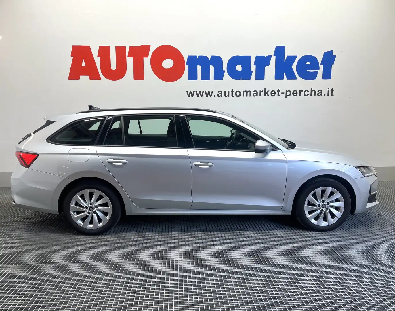 Skoda Octavia Wagon 2.0 TDI Selection 150CV Auto Argento - 1