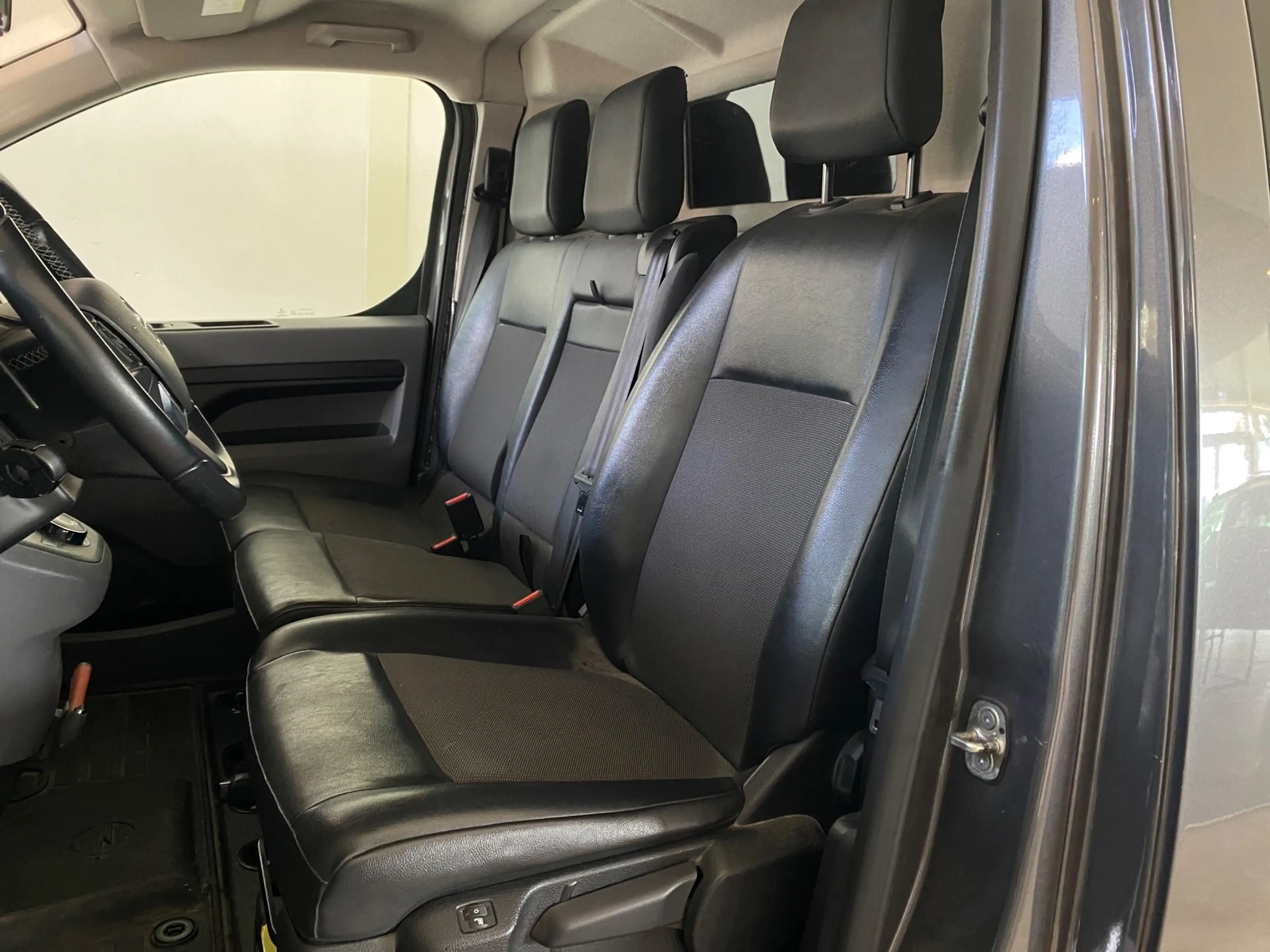 Opel Vivaro 2.0 CDTI L2H1 Automaat Innovation 125dkm! — photo 3