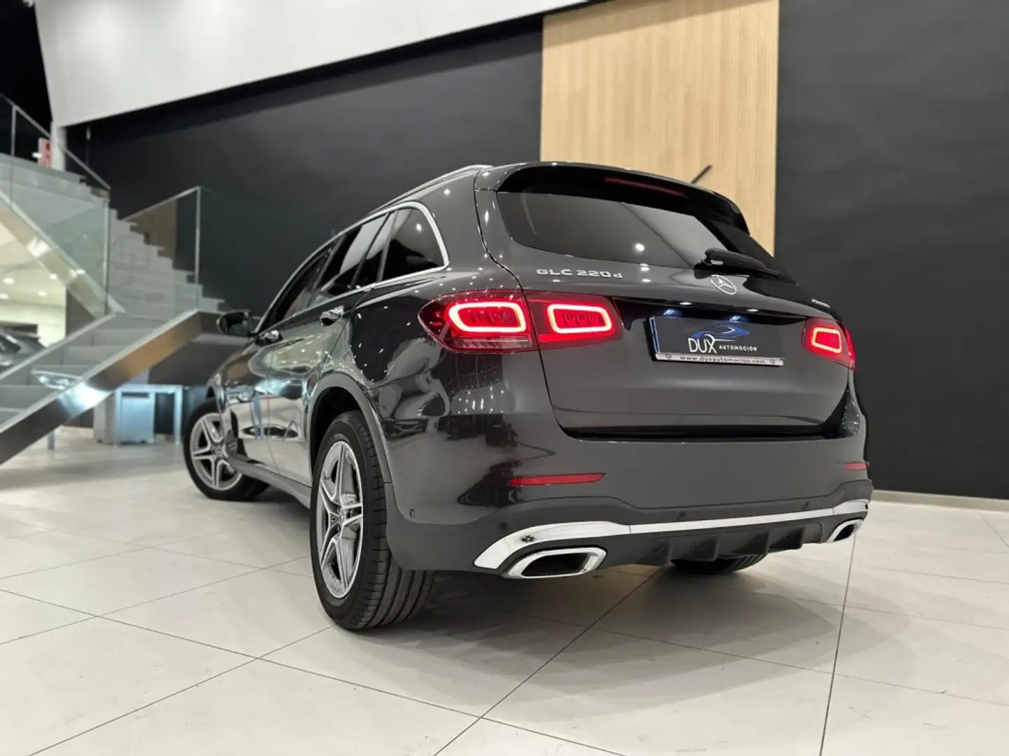 Mercedes-Benz GLC 220 220d 4Matic 9G-Tronic Zwart - 2