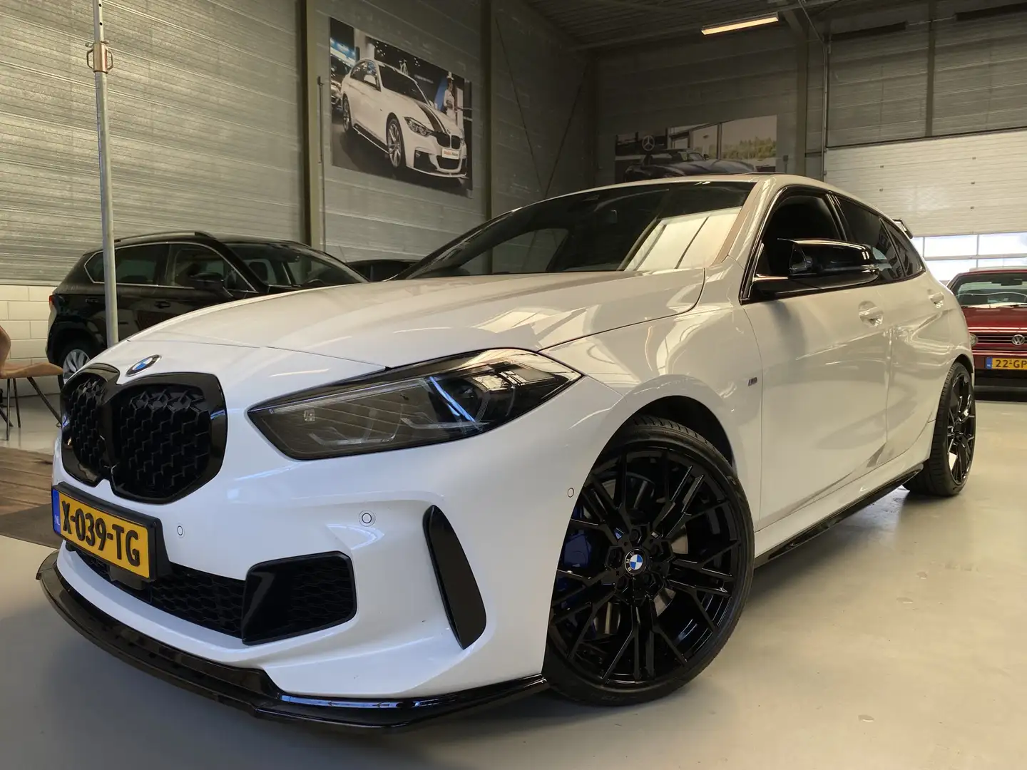 BMW 135 1-serie M135i xDrive Business Edition Plus Cruise, Blanco - 1