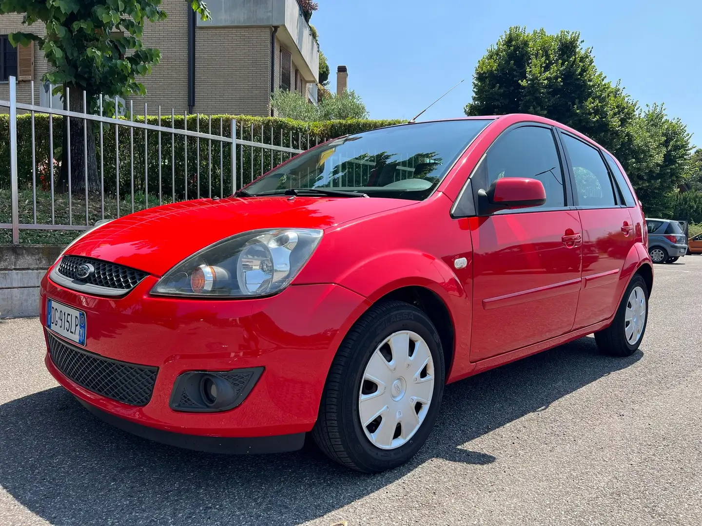 Ford Fiesta Fiesta 5p 1.2 Euro 4 adatta a neopatentati Rosso - 1
