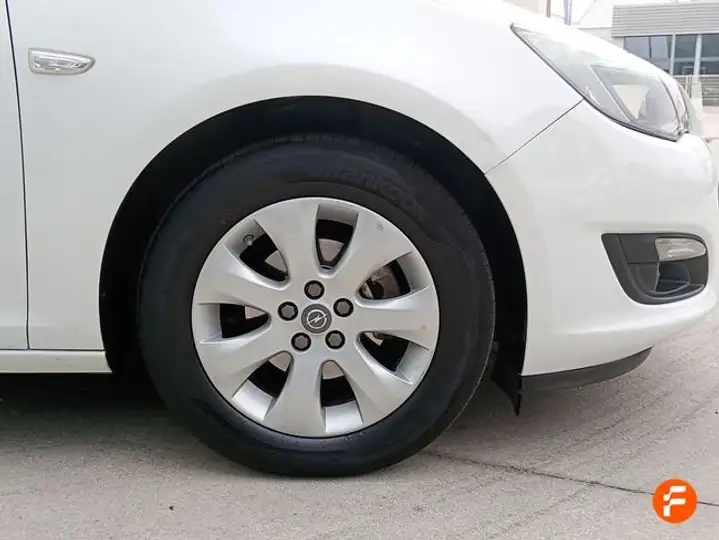 Opel Astra 2017, foto 11