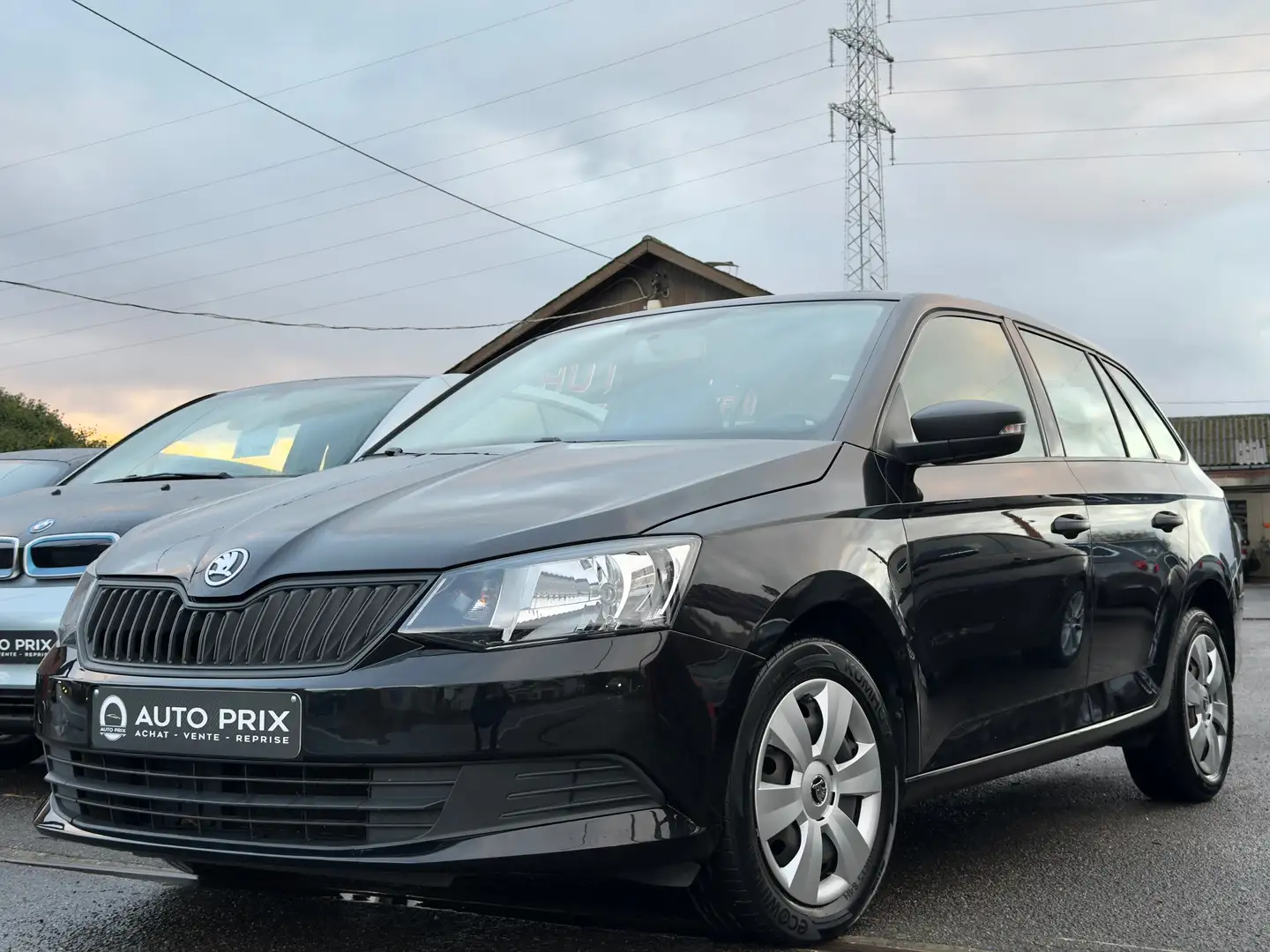 Skoda Fabia SW 1.0i Active Start&Stop Euro 6b Carnet Etat Neuf Zwart - 1