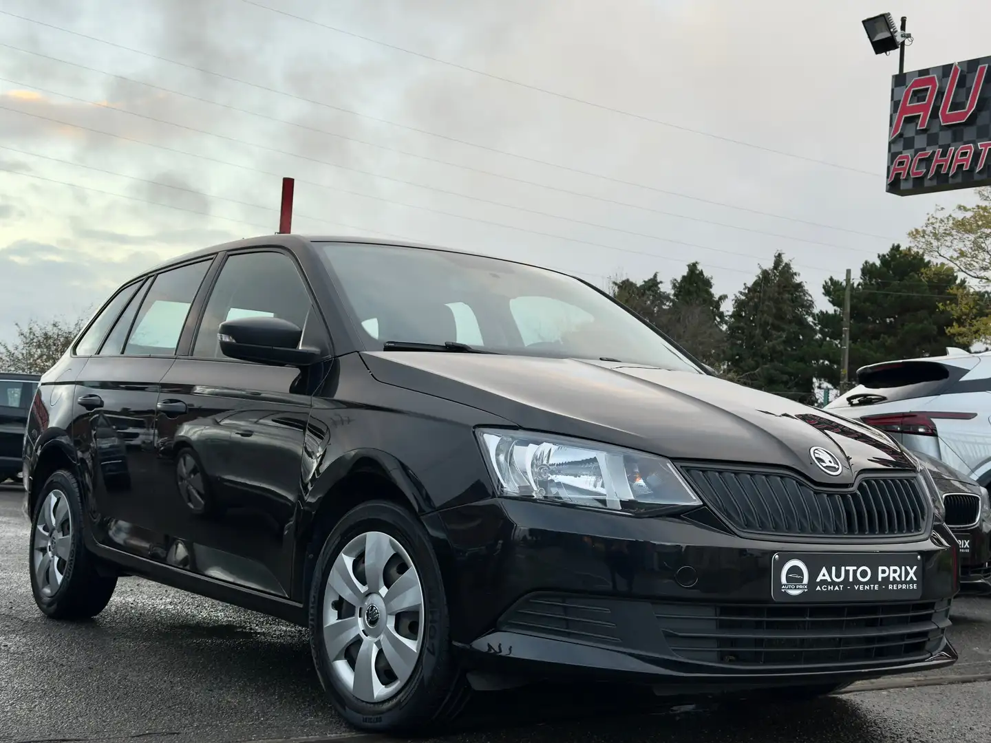 Skoda Fabia SW 1.0i Active Start&Stop Euro 6b Carnet Etat Neuf Zwart - 2