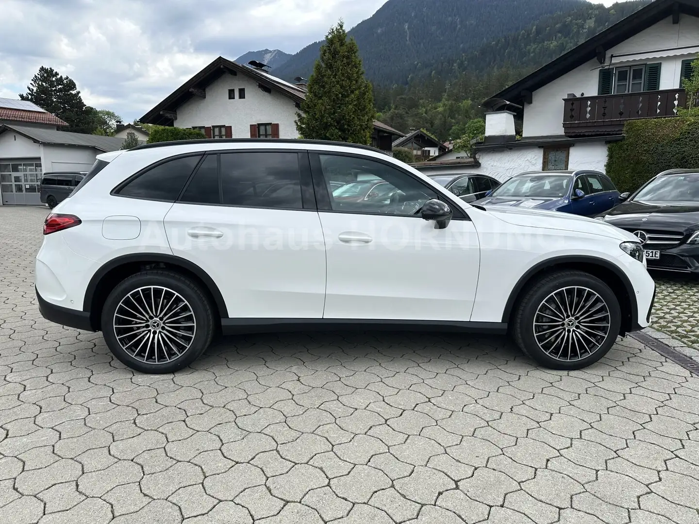 Mercedes-Benz GLC 300 GLC 300 d 4MATIC AMG NIGHT 360° PANO KEYLG AHK Wit - 2