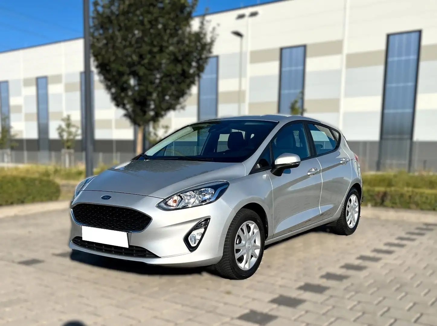 Ford Fiesta Cool & Connect ALLWETTER | SPURHALTE |AHK Silber - 1