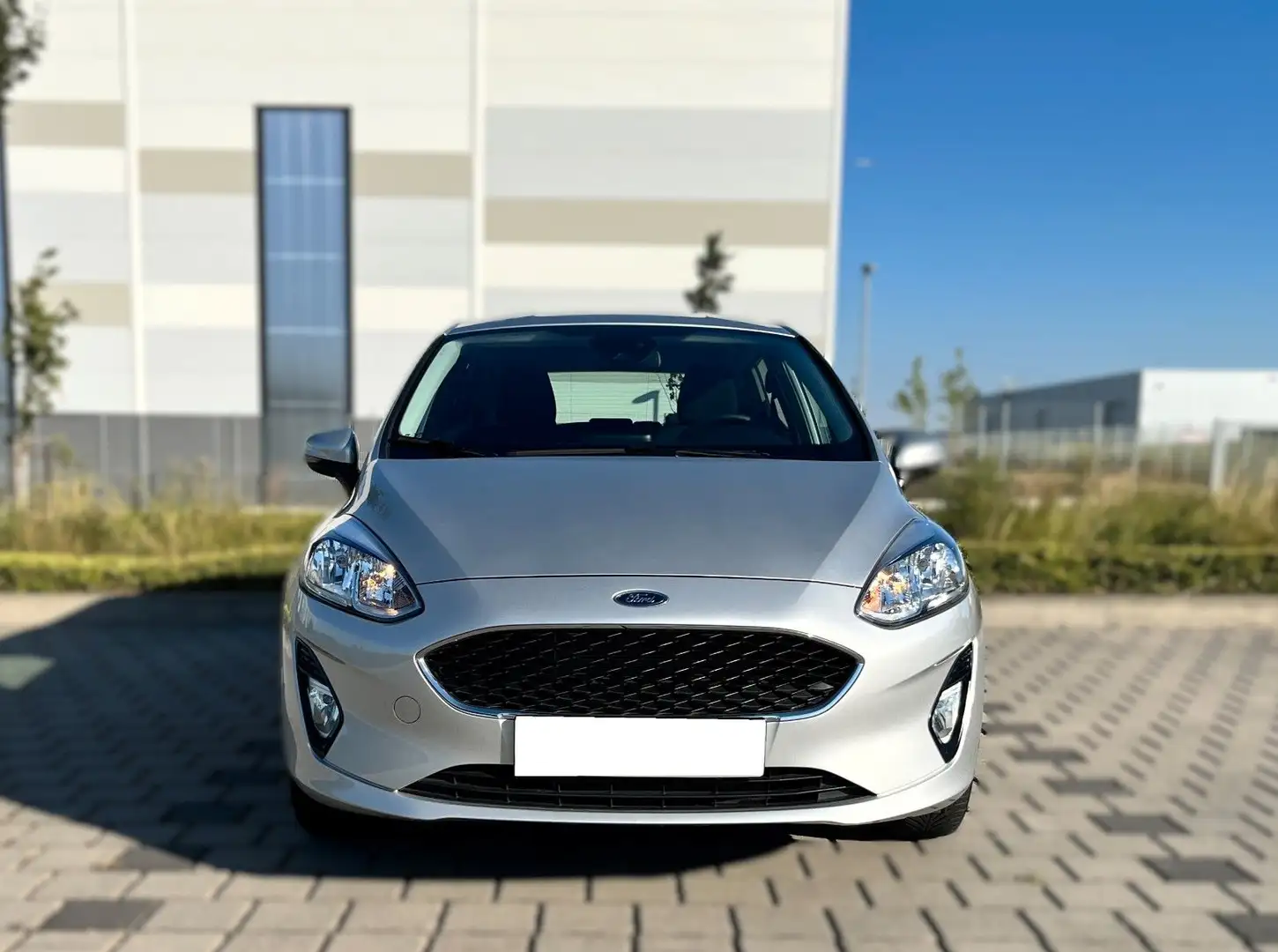 Ford Fiesta Cool & Connect ALLWETTER | SPURHALTE |AHK Silber - 2