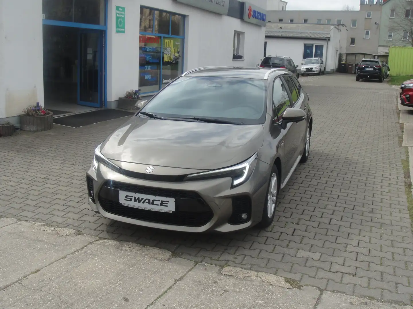 Suzuki Swace 1.8 Hybrid CVT Comfort+ Bronze - 1