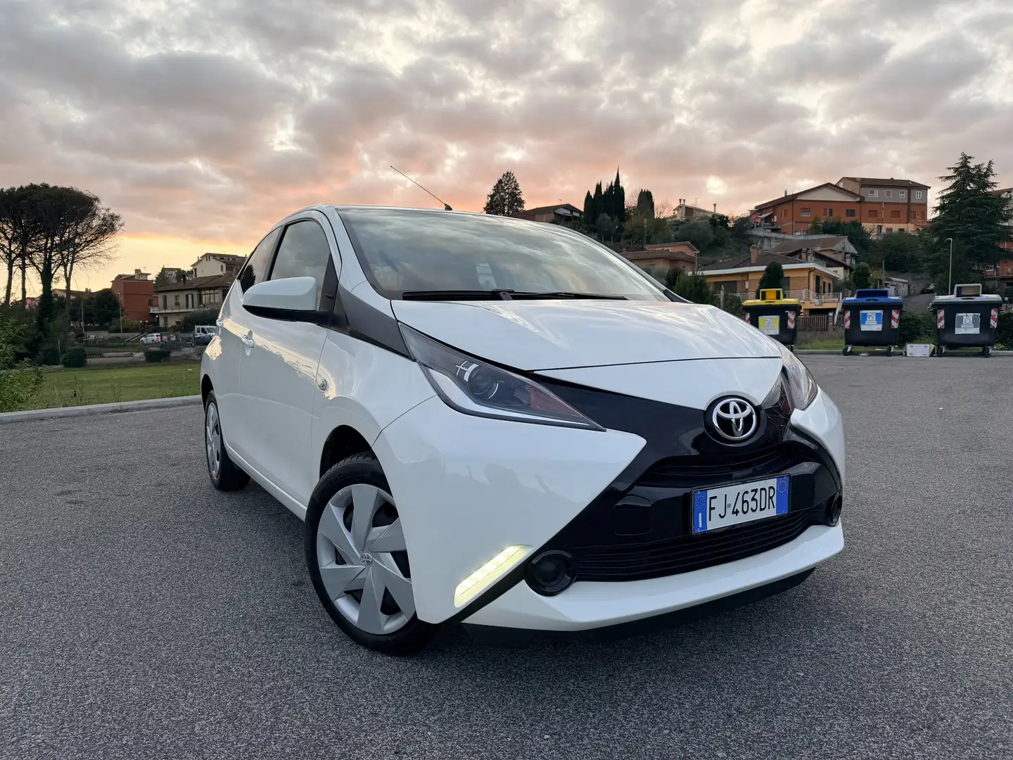 Toyota Aygo Aygo II 5p 1.0 x-play m-mt IVA ESPOSTA Biały - 1