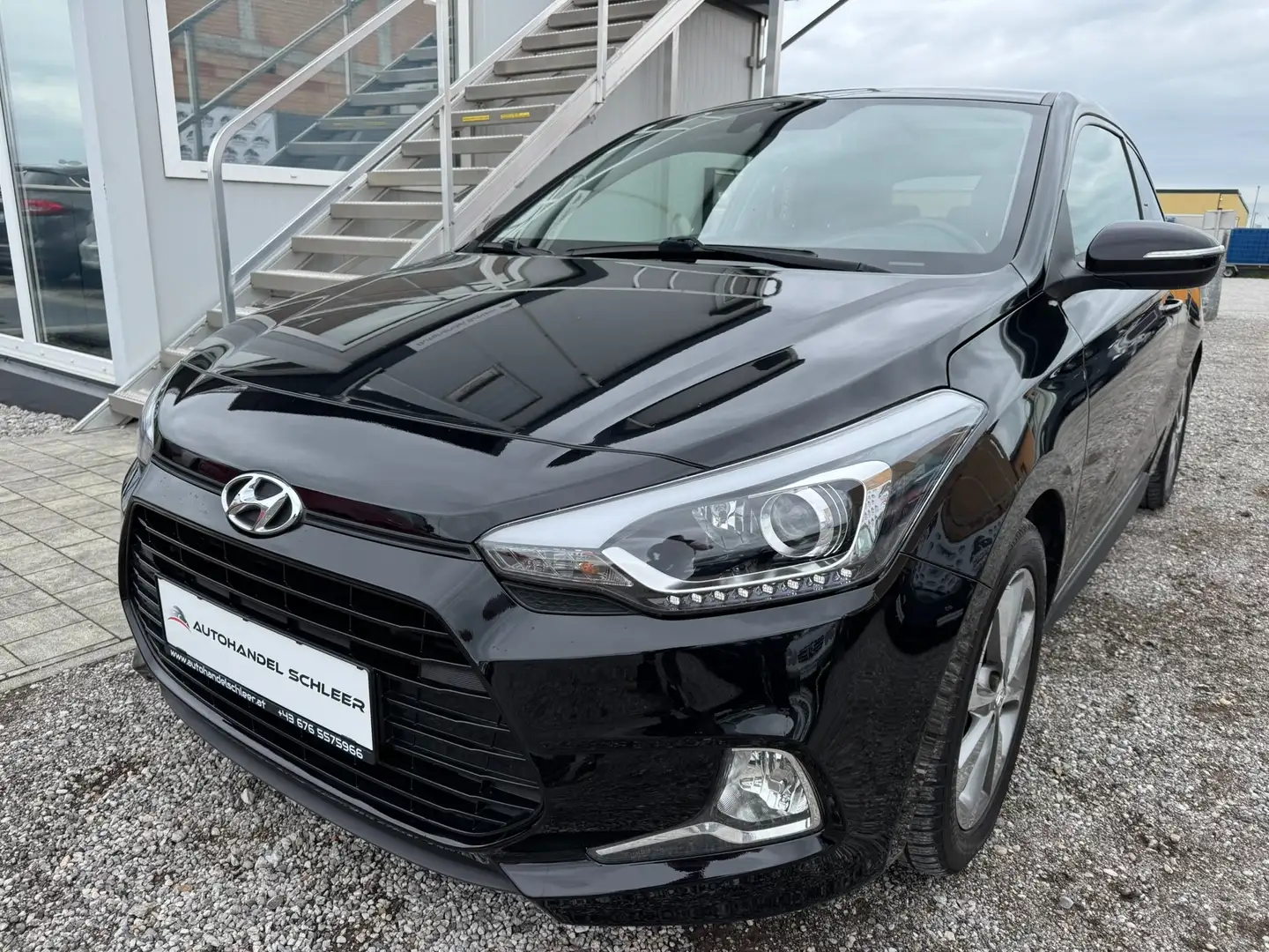 Hyundai i20 1.0 TGDI Premium_Serviceheft_NAVI_Kamera Negru - 1