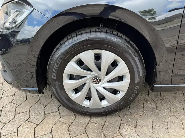 Volkswagen Polo view 8