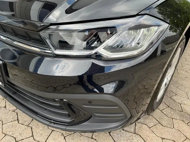 Volkswagen Polo view 3