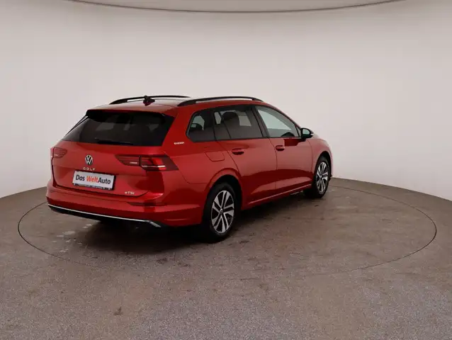 Volkswagen Golf view 4