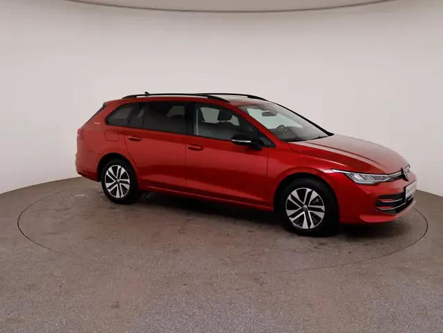 Volkswagen Golf view 3