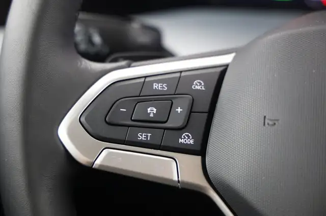 Volkswagen Golf view 14