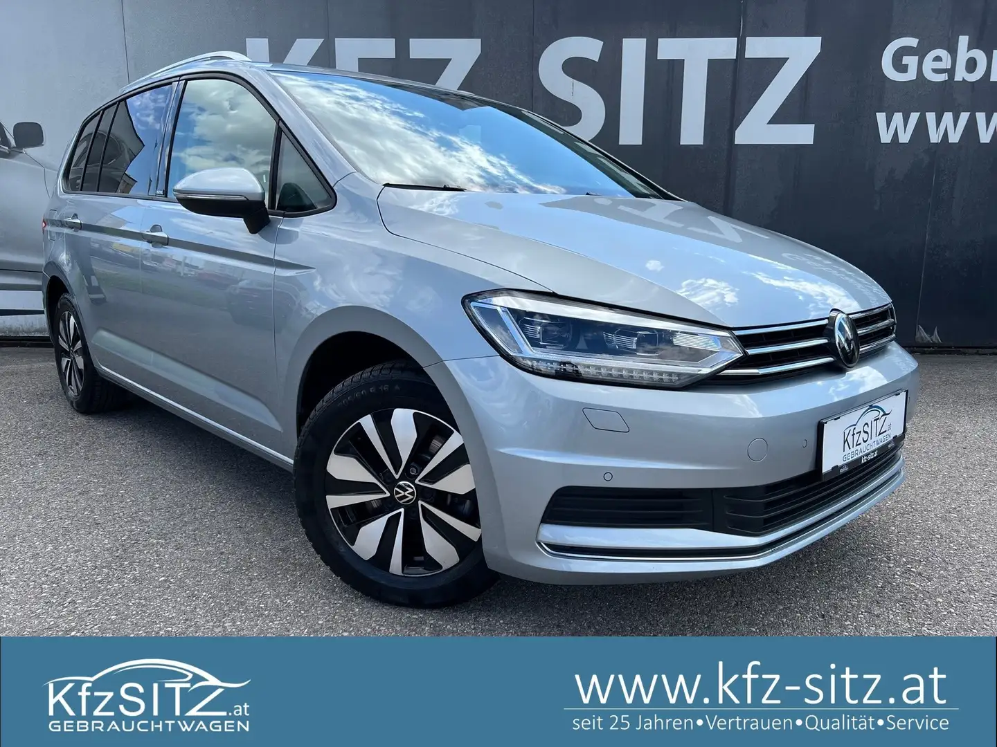 Volkswagen Touran 1,5 TSI MOVE DSG 7 Sitze | NP € 55.300 Silber - 1