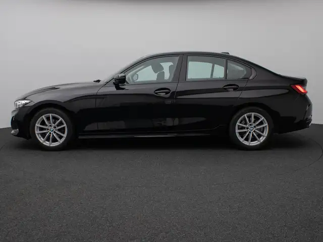 BMW 3 Series view 11