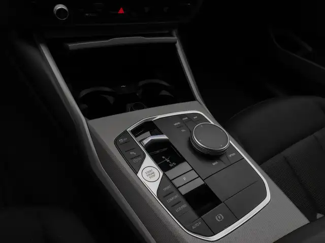 BMW 3 Series view 22