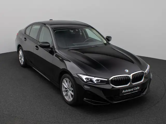BMW 3 Series view 3