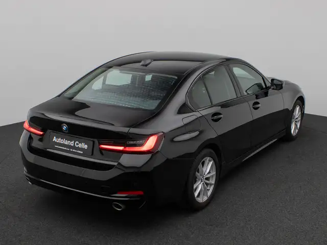 BMW 3 Series view 7