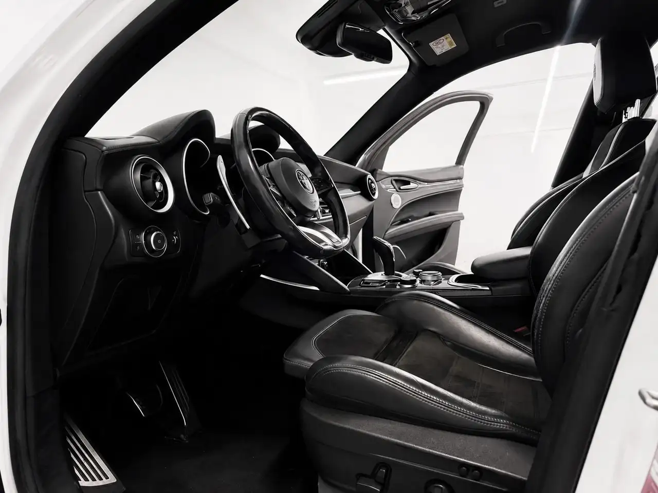 Alfa Romeo Stelvio 2021 — фото 8