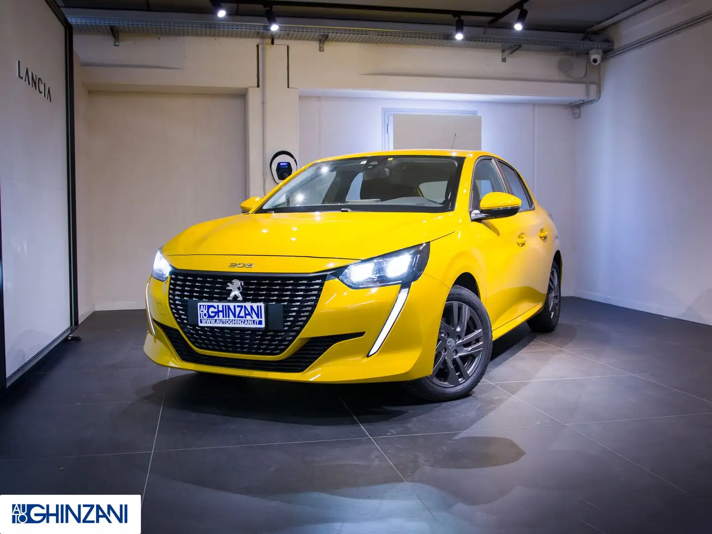 Peugeot 208 PureTech 75 Stop&Start 5 porte Active Amarillo - 2