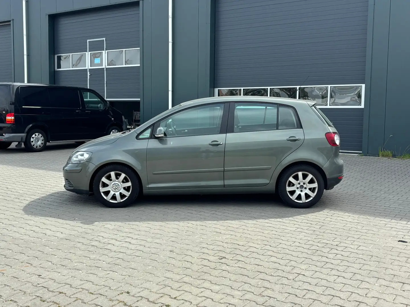 Volkswagen Golf Plus 1.6 FSI Sportline | Airco + Cruise | Groen - 2