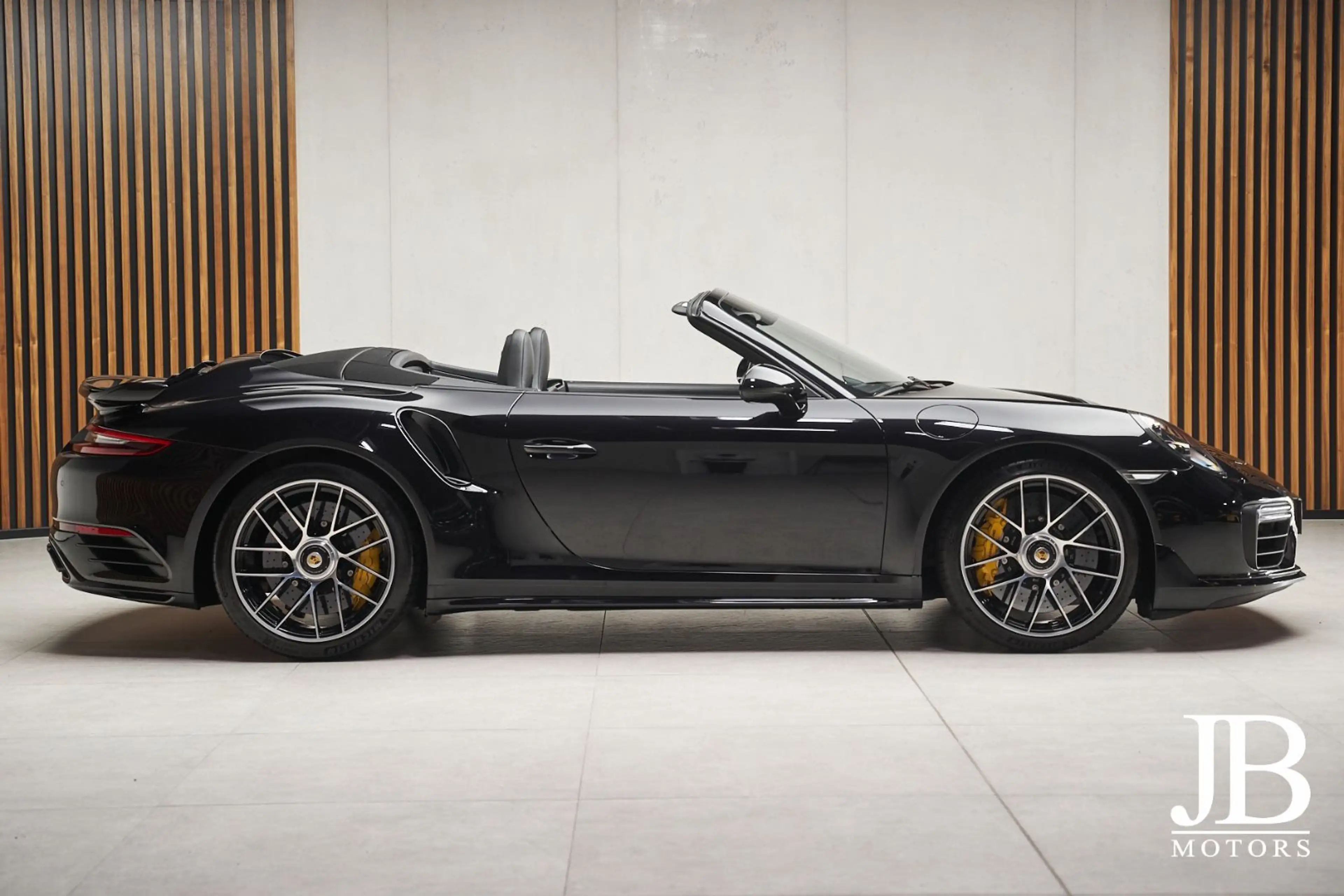 Porsche 991 .2 Turbo S Cabriolet Aero Paket Apple CarPlay — photo 3