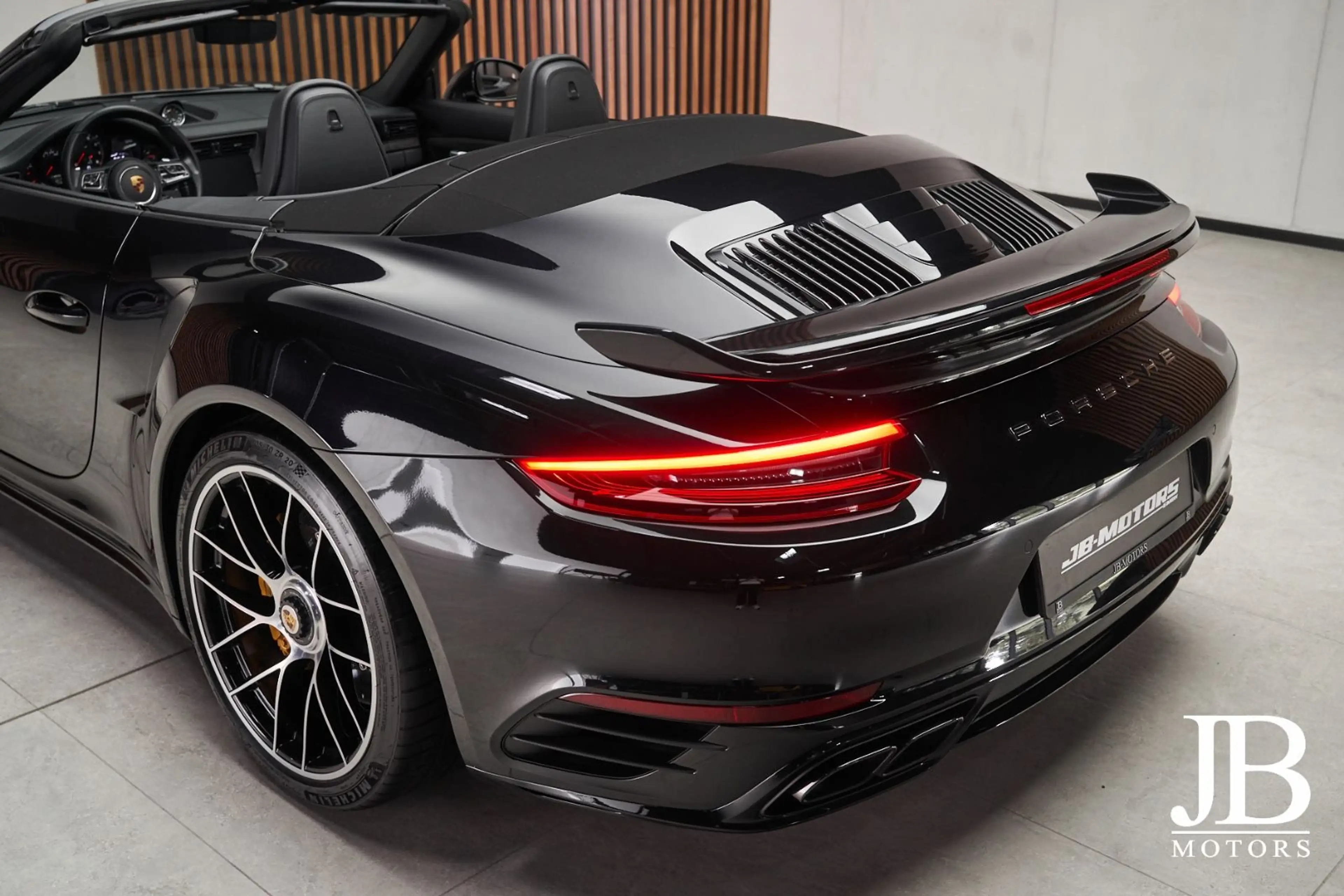 Porsche 991 .2 Turbo S Cabriolet Aero Paket Apple CarPlay — photo 15