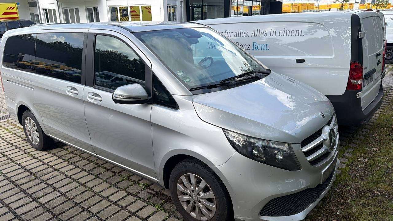 Mercedes-Benz V 220