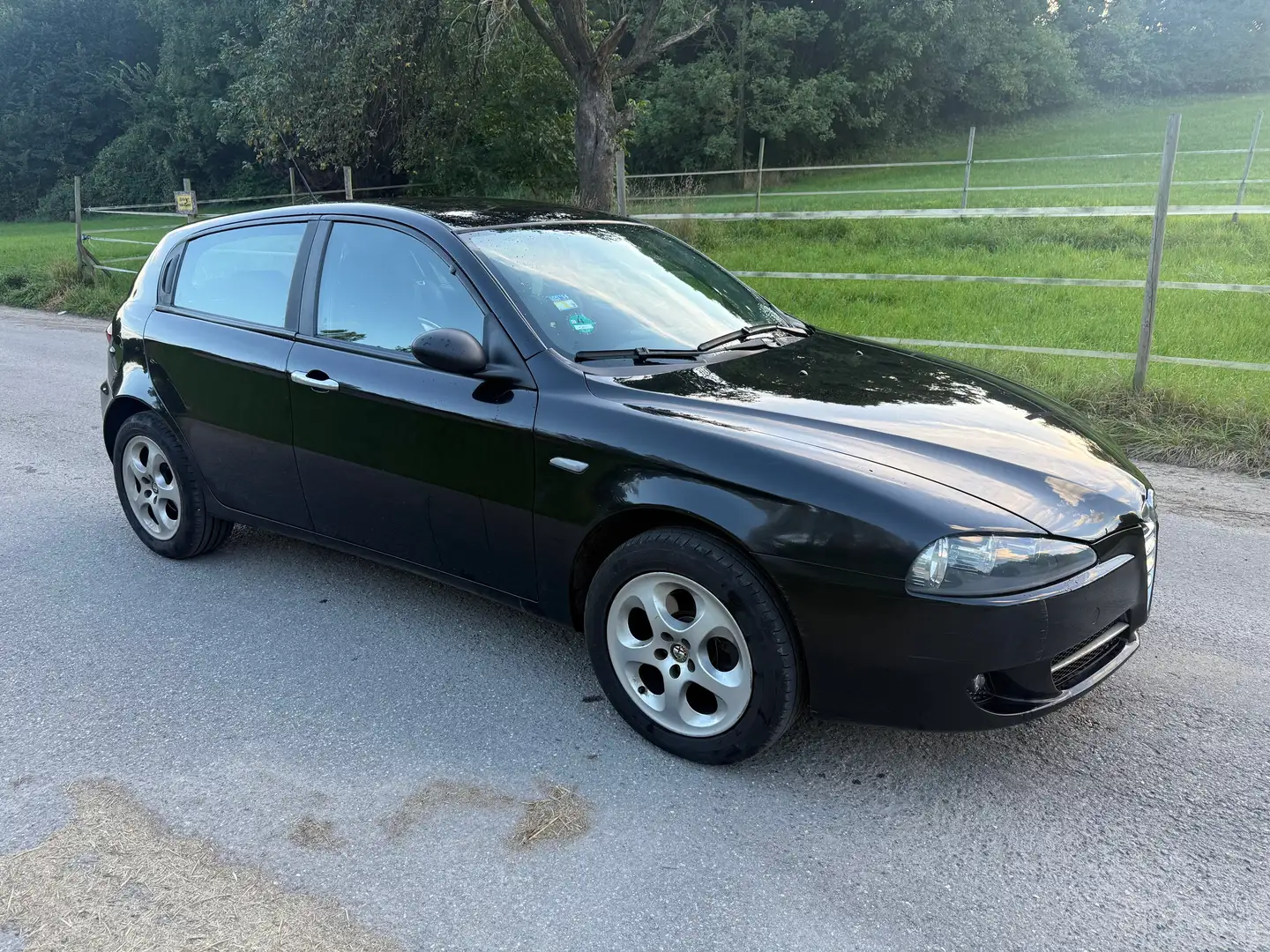 Alfa Romeo 147 147  5-Türer 1.6 Twin Spark Schwarz - 2