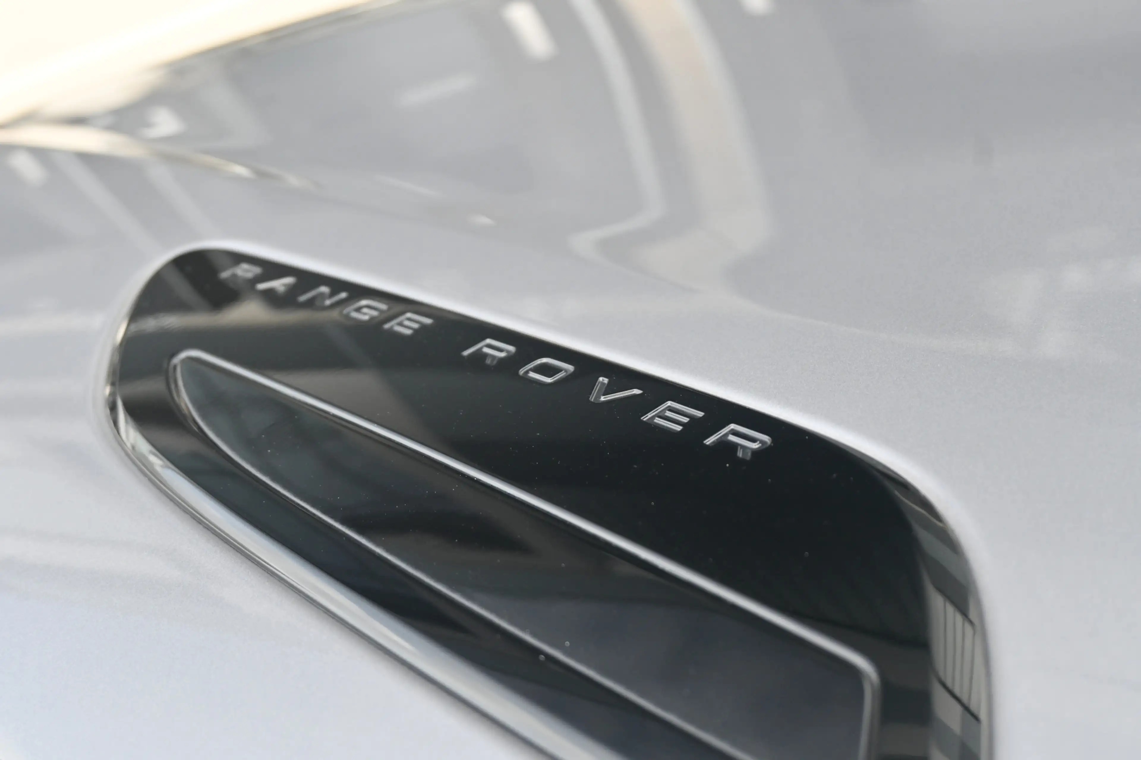 Land Rover Range Rover Velar 2.0 P400e R-Dynamic S | BTW, NL-auto, dealer ond. — photo 14