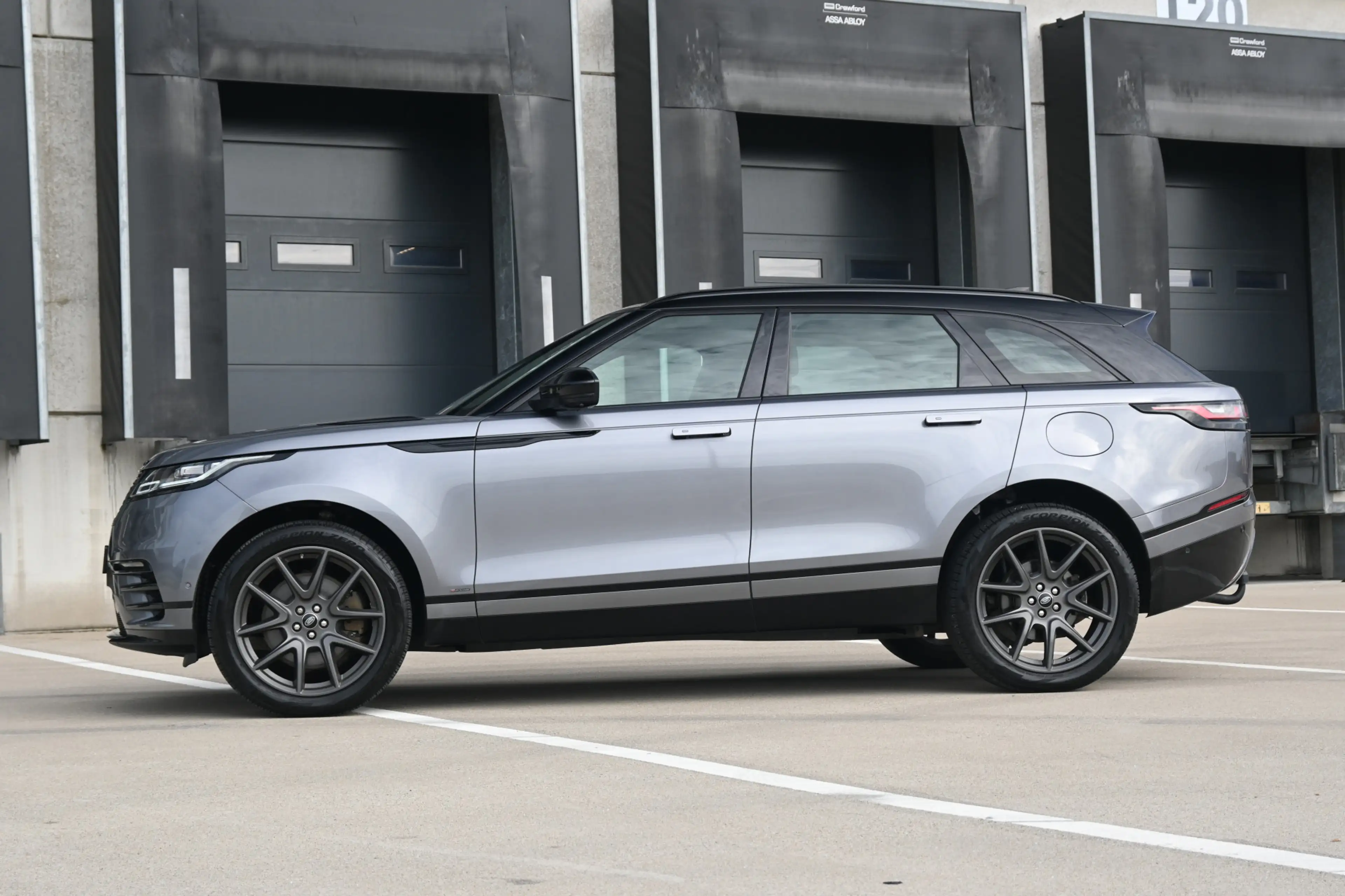 Land Rover Range Rover Velar 2.0 P400e R-Dynamic S | BTW, NL-auto, dealer ond. — photo 9