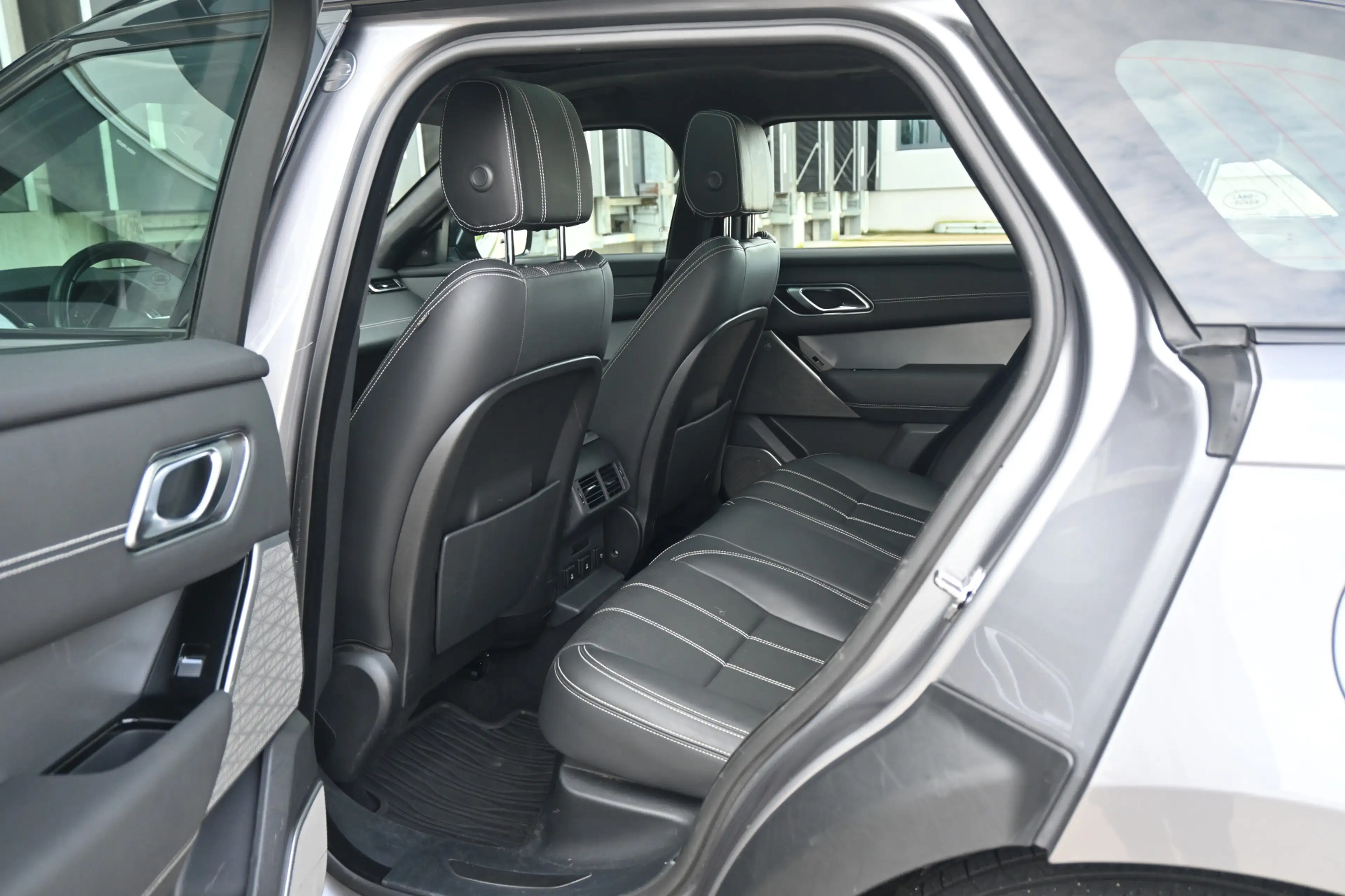 Land Rover Range Rover Velar 2.0 P400e R-Dynamic S | BTW, NL-auto, dealer ond. — photo 7