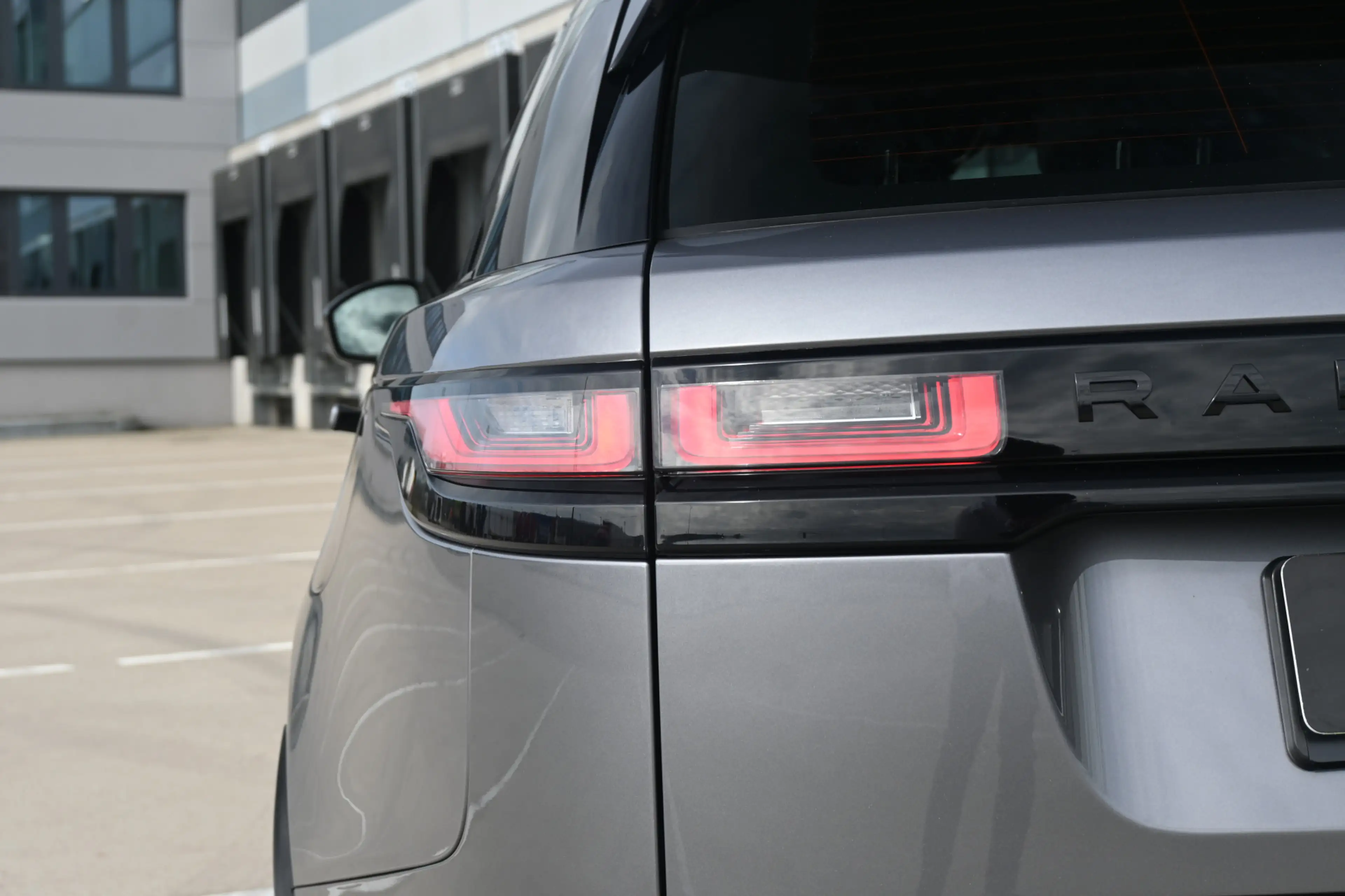Land Rover Range Rover Velar 2.0 P400e R-Dynamic S | BTW, NL-auto, dealer ond. — photo 15