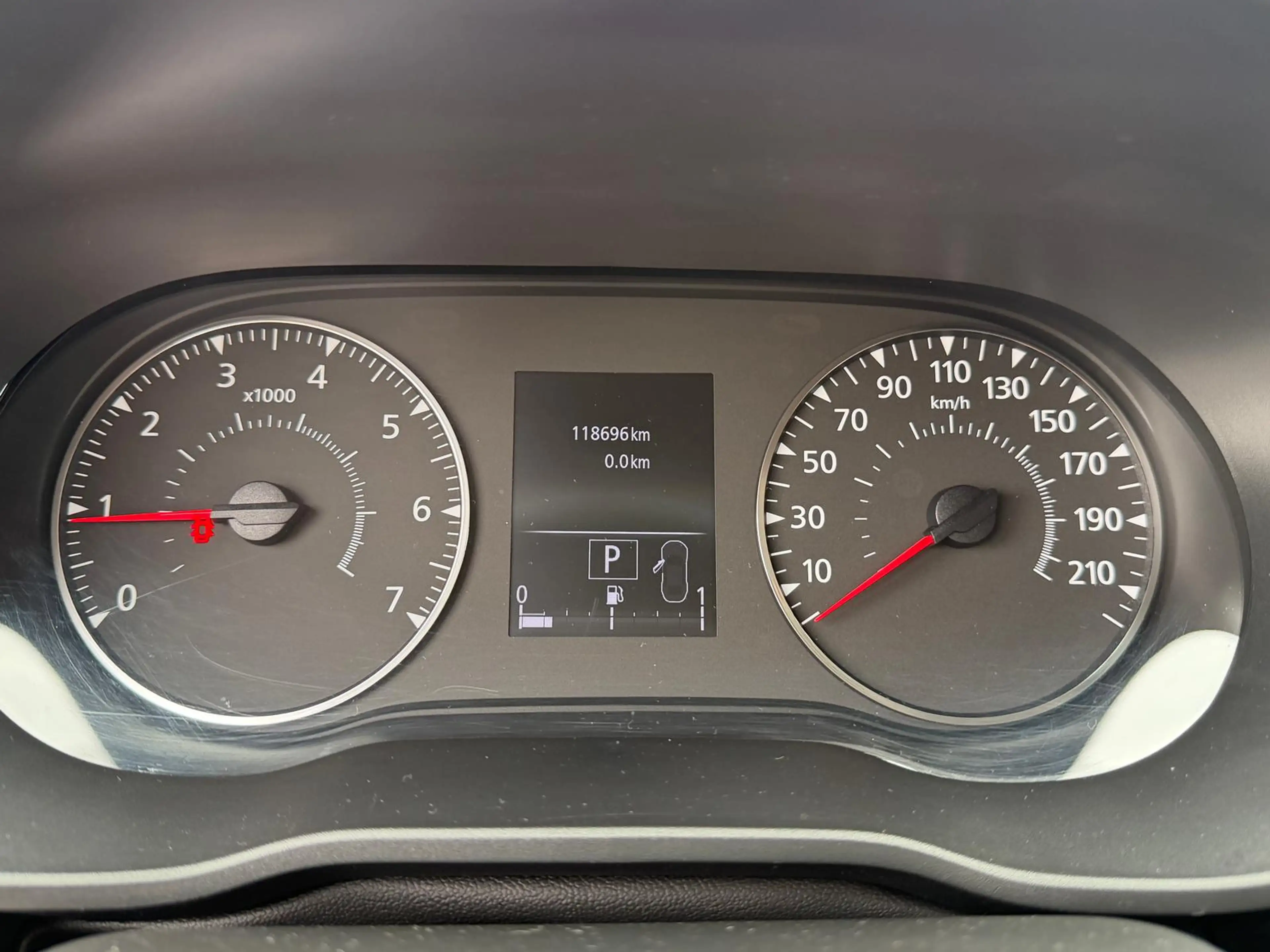 Dacia Duster Prestige Metallic — photo 13
