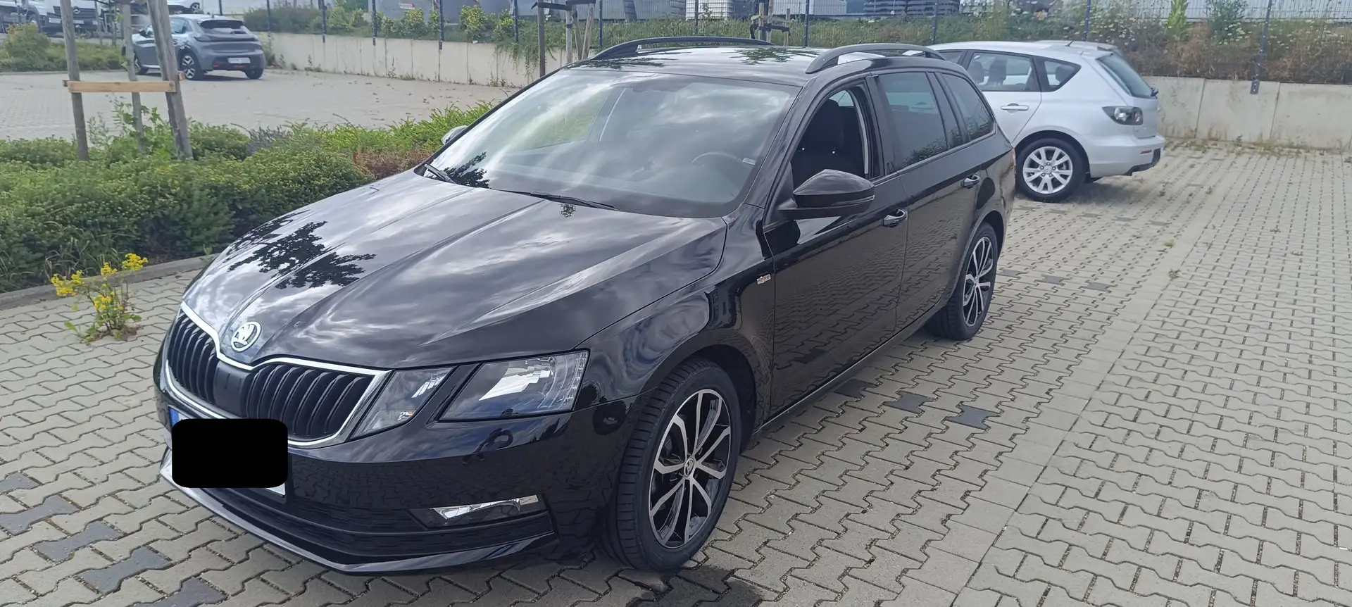 Skoda Octavia Octavia Combi 1.4 TSI G-TEC DSG Ambition Schwarz - 1