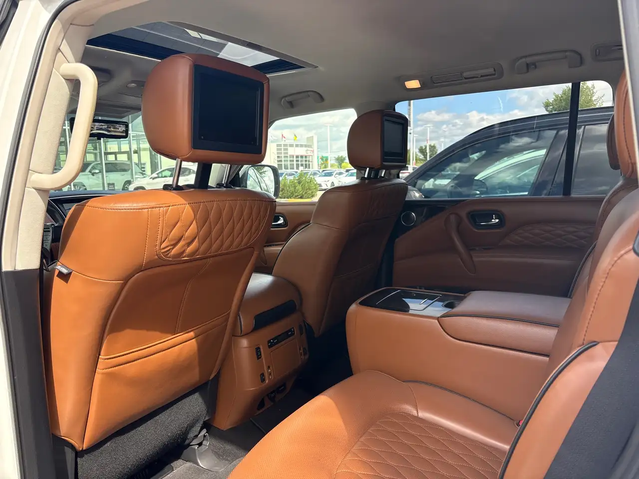 Infiniti QX80 fotografie Infiniti QX80