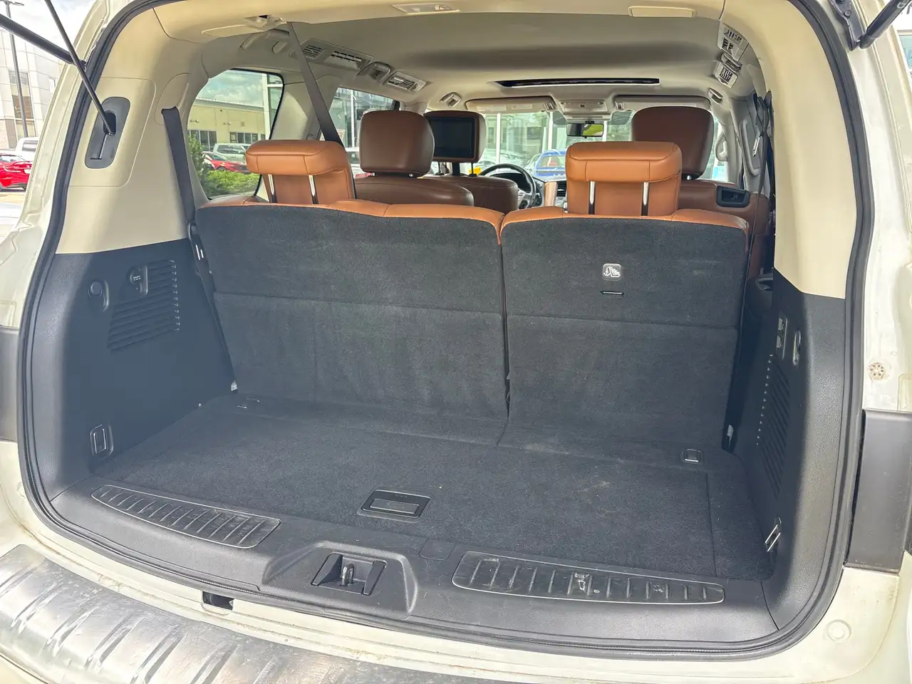 Infiniti QX80 fotografie Infiniti QX80